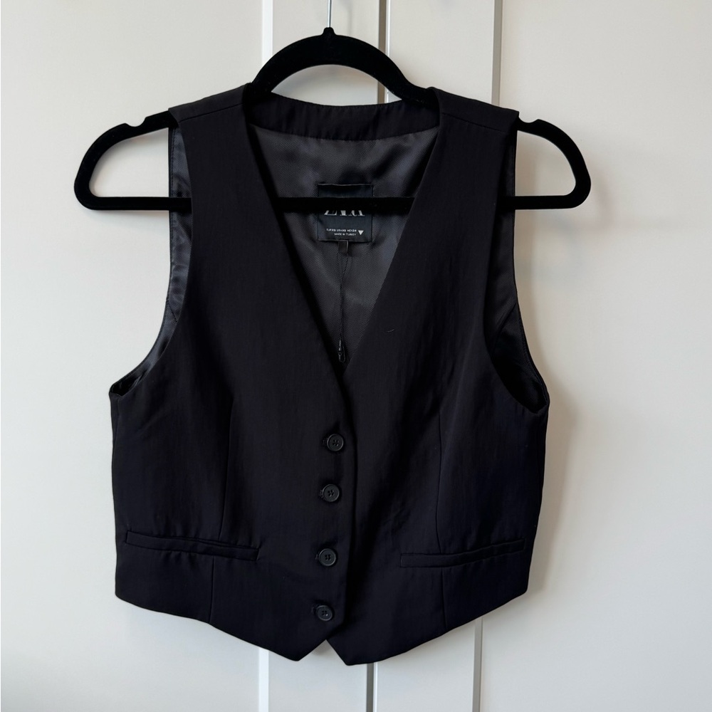 Zara Black Button-Up Vest